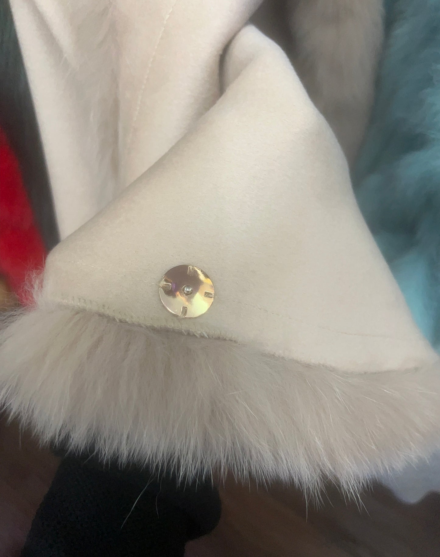 Cream Colored Cashmere and Fox Fur Shawl Size Medium